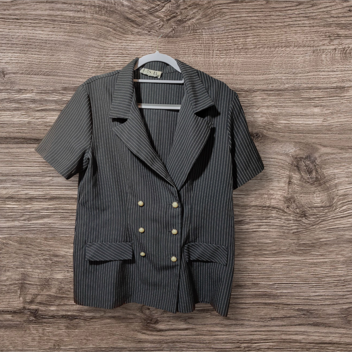 Black and White Pin stripe button up top size 16