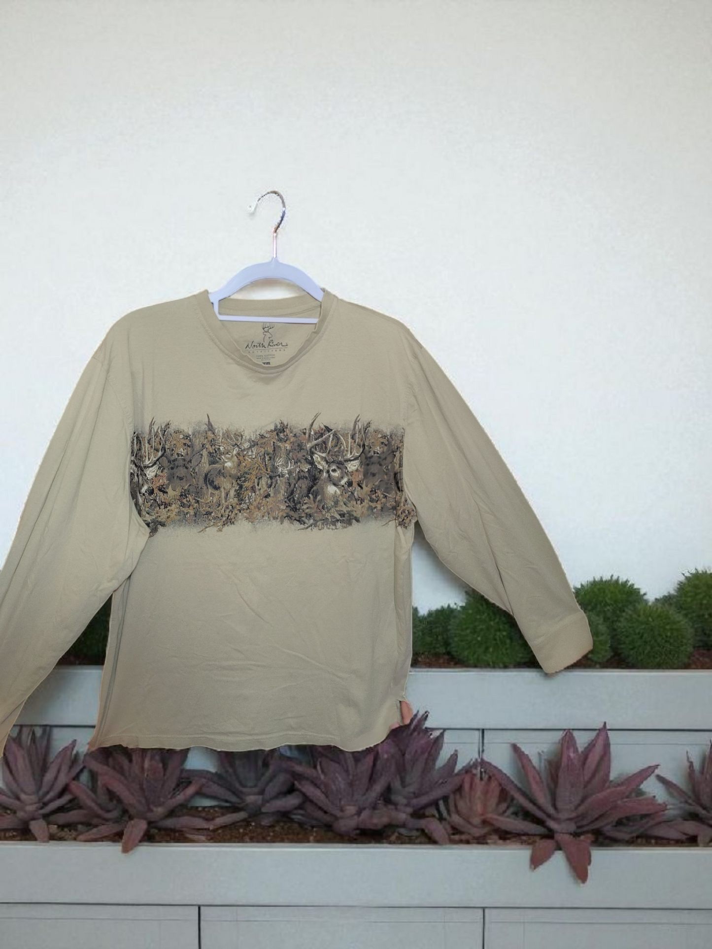 outfitters Lg long sleeve with deer print men's
