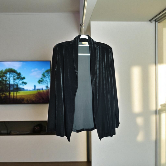 Black woman's velvet shawl size 18/20W