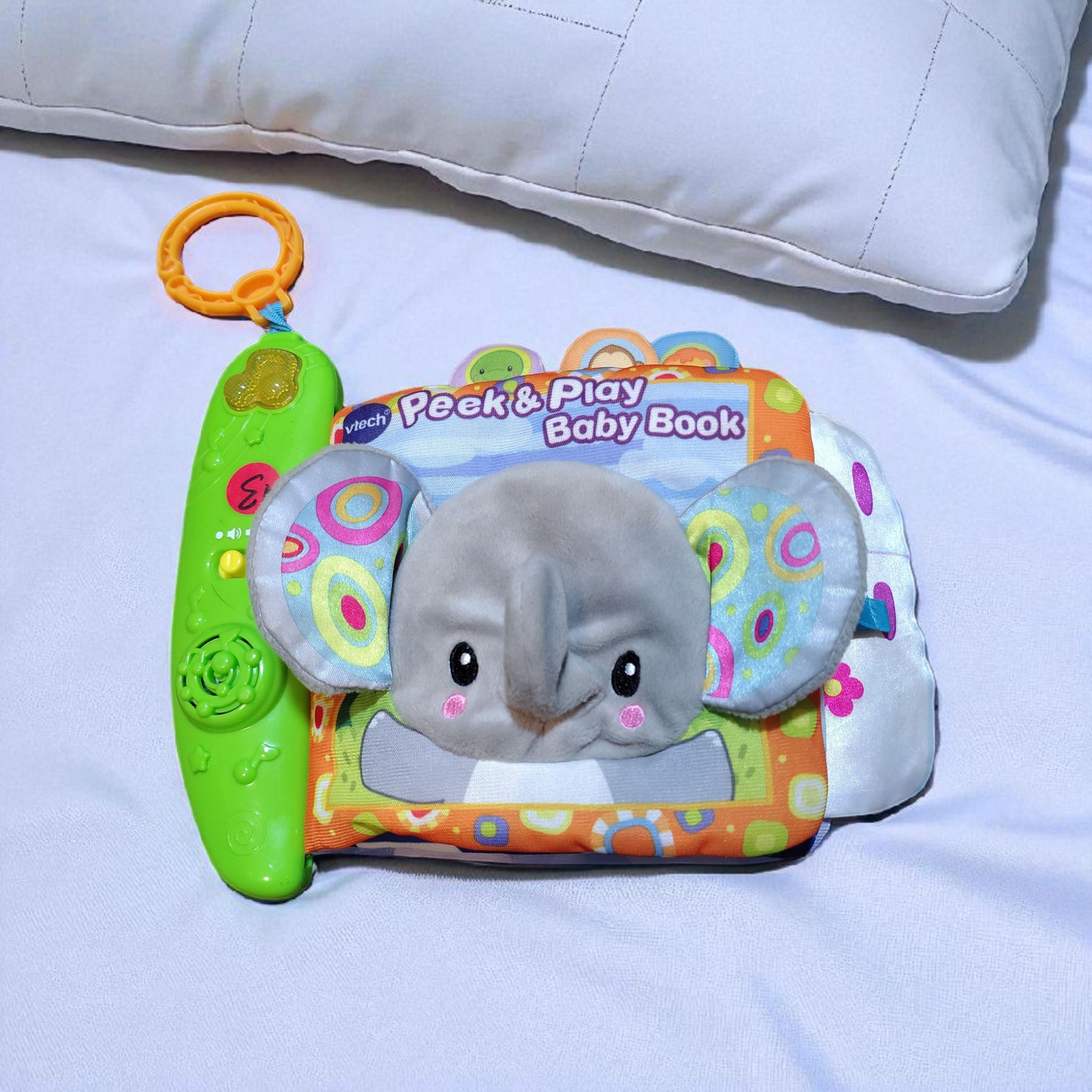 peek and play baby book