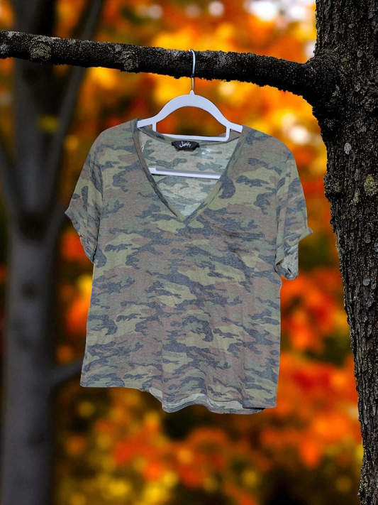 V neck light weight camo