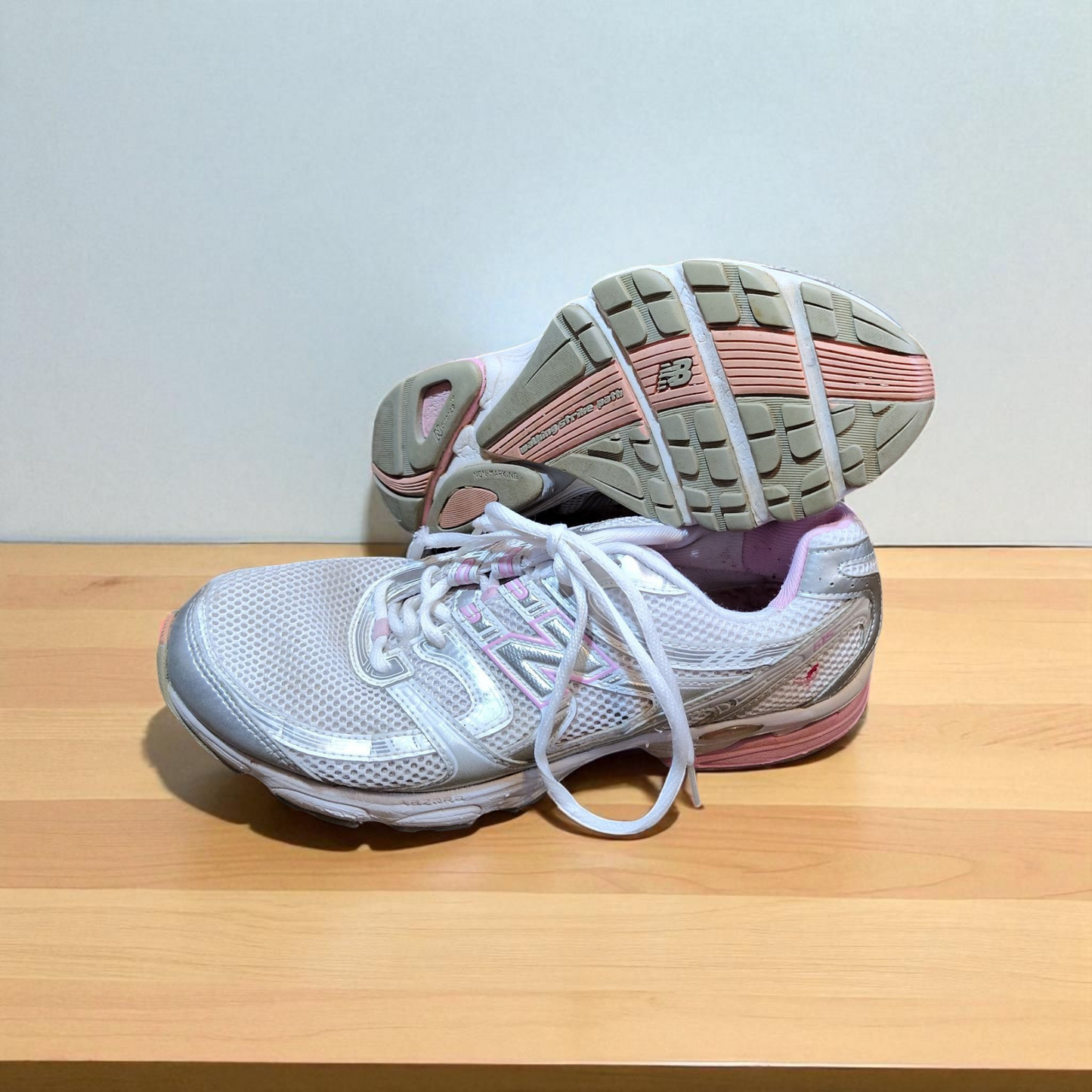 New Balance pink and silver running shoes size US 10