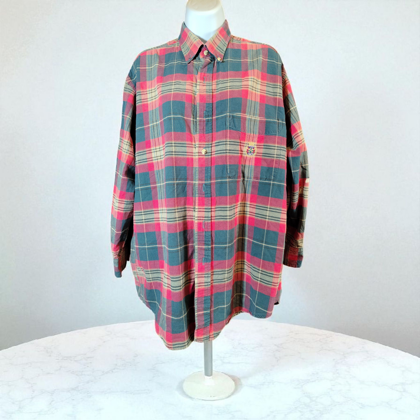 Red and green plaid shirt (m)