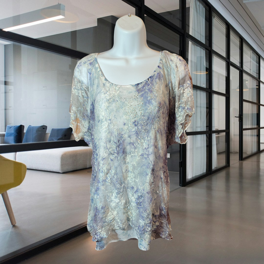 Woman's blue/gree floral shirt